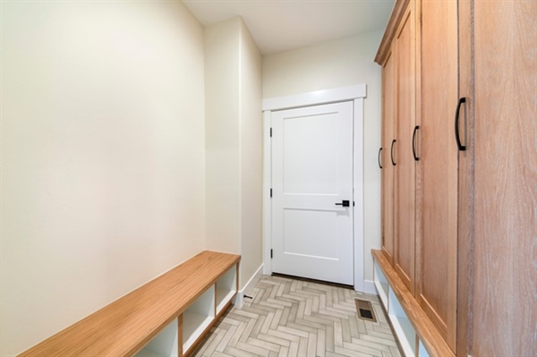 Custom Home Building: Designing the Ultimate Minnesota Mudroom